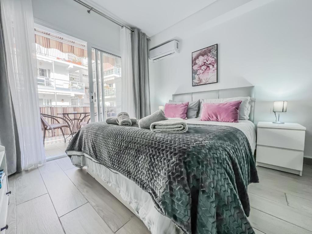 Reformed Studio Apartment In Central Nerja 3K Kültér fotó